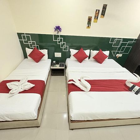 Hotel Kailash Park- Near International Airport 뭄바이 외부 사진