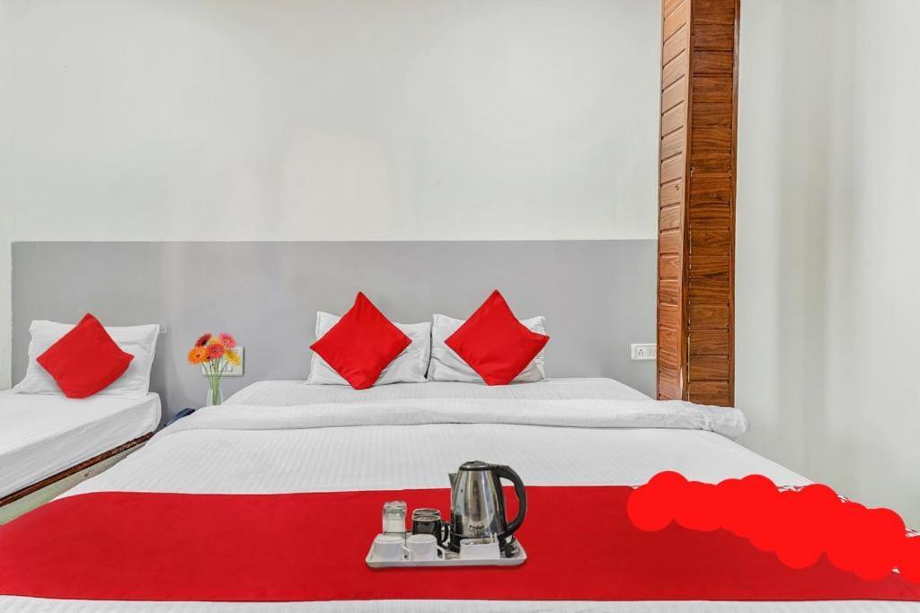 Hotel Kailash Park- Near International Airport 뭄바이 외부 사진